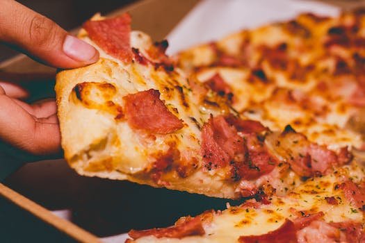 Pizza au fromage de chèvre et au miel, c'est faisable